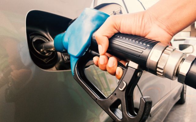 Four Risky Things You Shouldn’t Do While Pumping Gas
