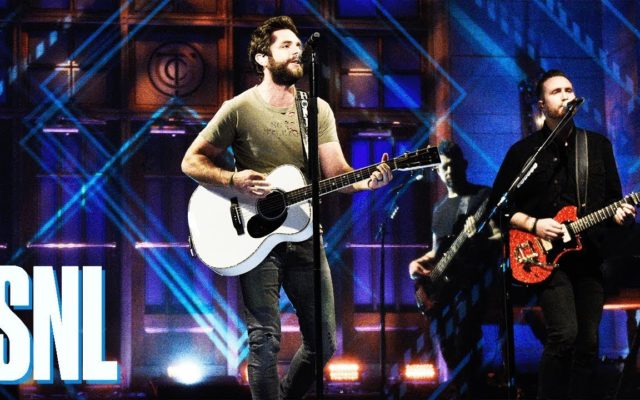 Thomas Rhett immediately hits the top 20 with his new song, “Look What God Gave Her”