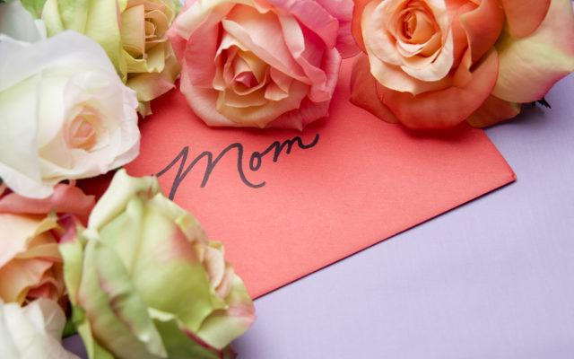 Five Free and Easy Ways to Impress Your Mom on Mother’s Day