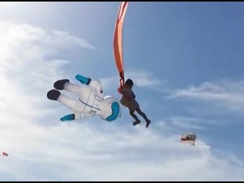 A Kite Carries a Little Girl 100-Feet Into the Air at a Festival, but She’s Okay