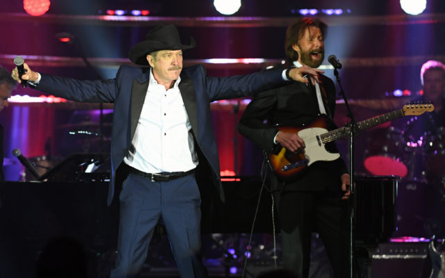 Brooks and Dunn Try Out The Neon Moon TikTok Challenge