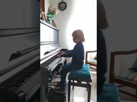 A Five-Year-Old Piano Prodigy Appears Bored While Playing Mozart