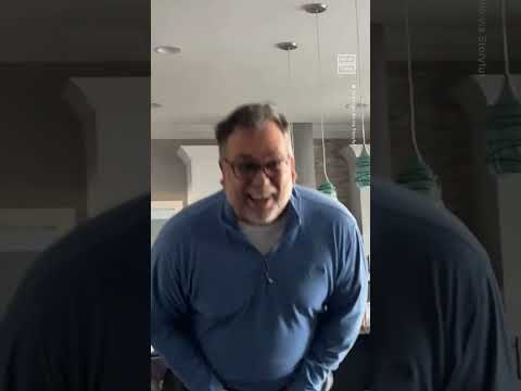 Dad Screams Like a Little Girl When Qualifying for the Taylor Swift Pre-Sale
