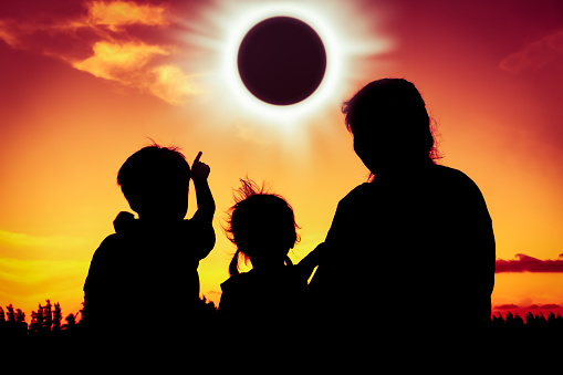 The Three-Step Test to Make Sure Your Eclipse Glasses Aren’t Fake