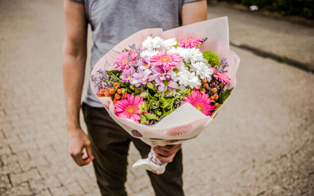 Will Any of These Hacks Make Your Valentine’s Day Flowers Last Longer?
